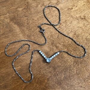 EUC VTG Elegant Tasteful Faux Diamond / Rhinestone Lavalier Necklace